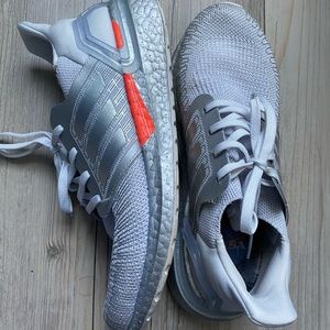adidas Kids Unisex's Ultraboost 20 Running Shoe. Lightly worn, child outgrew.